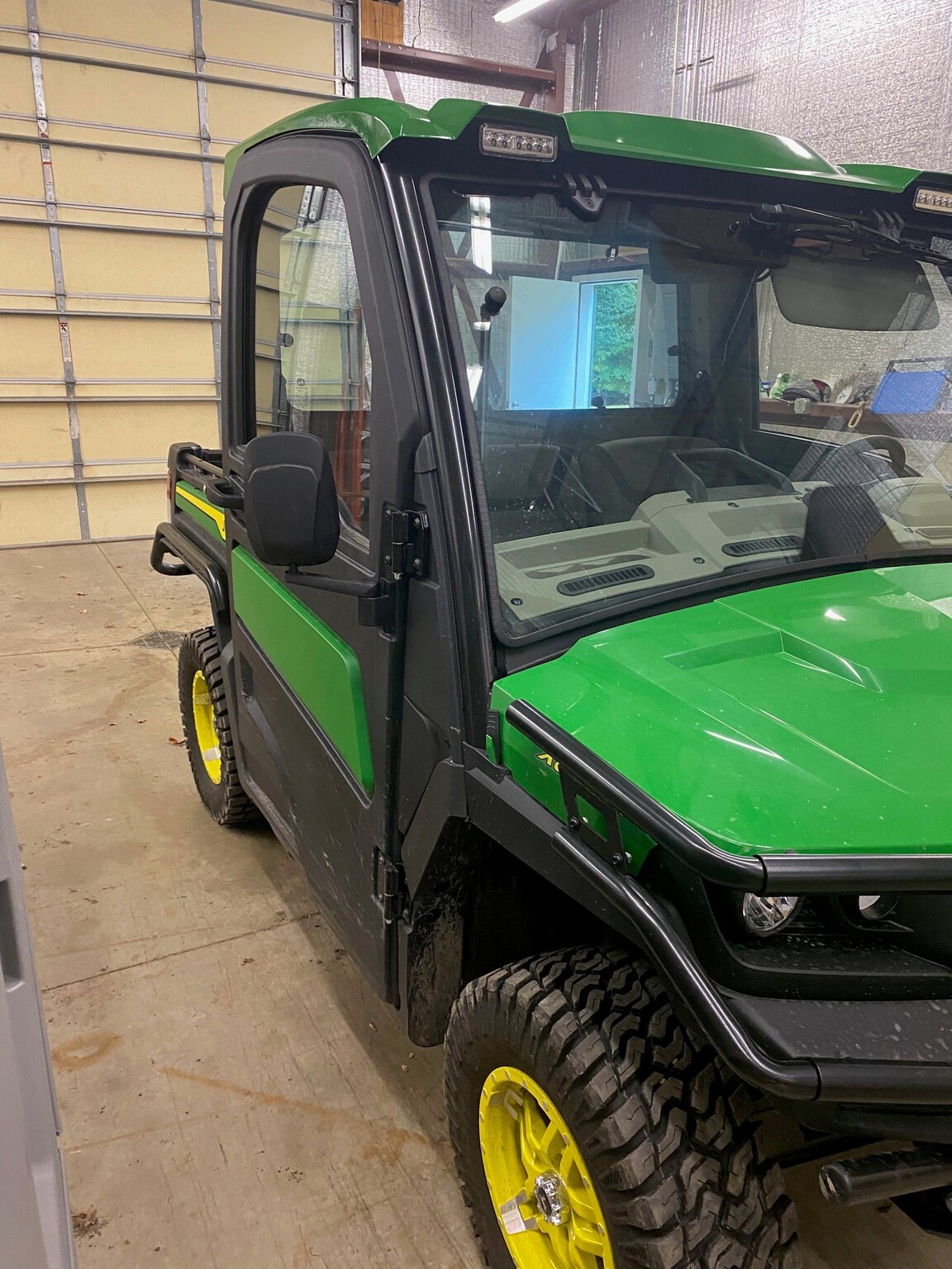 2024 John Deere XUV 835R Image 5