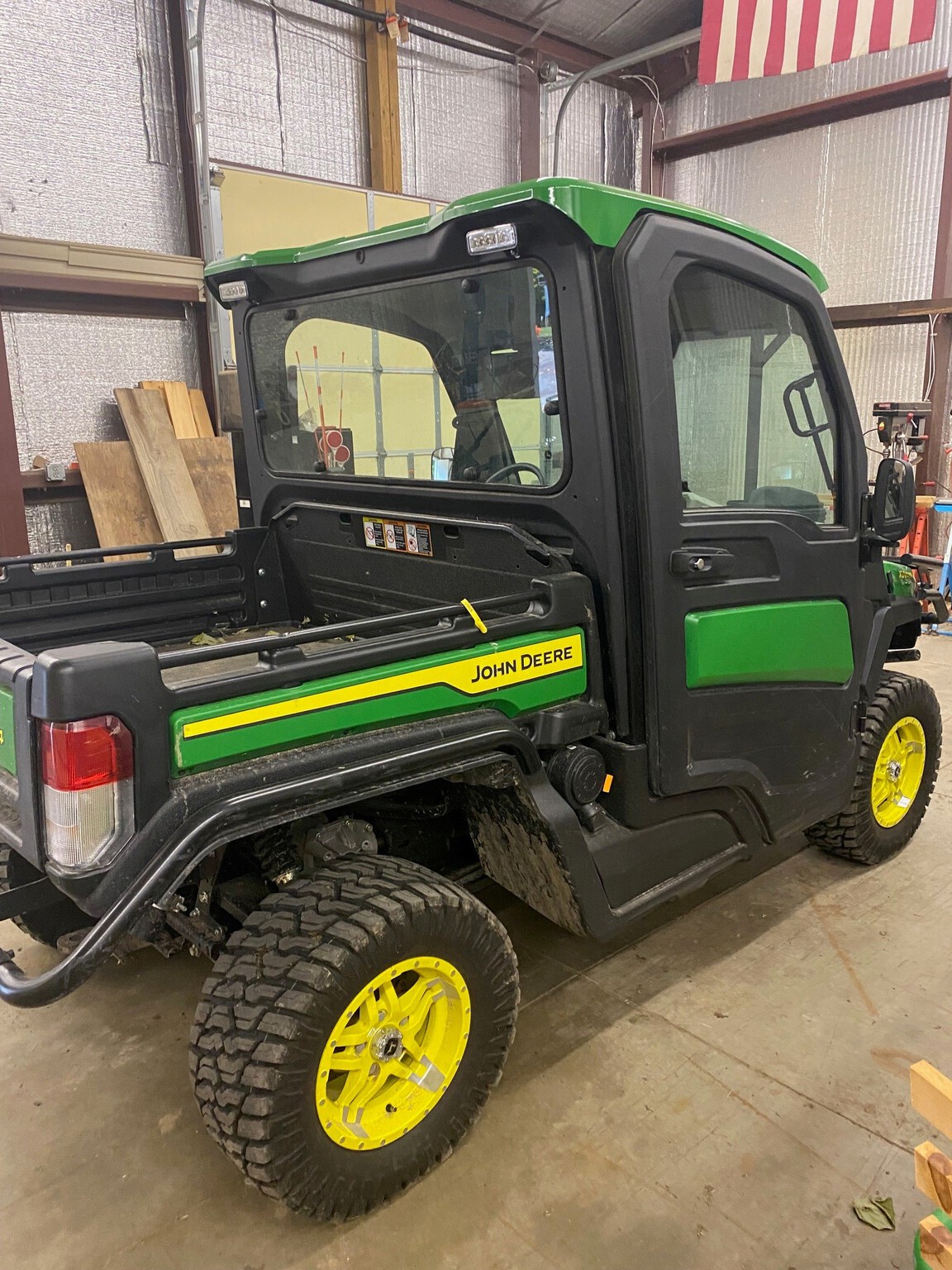 2024 John Deere XUV 835R Image 6