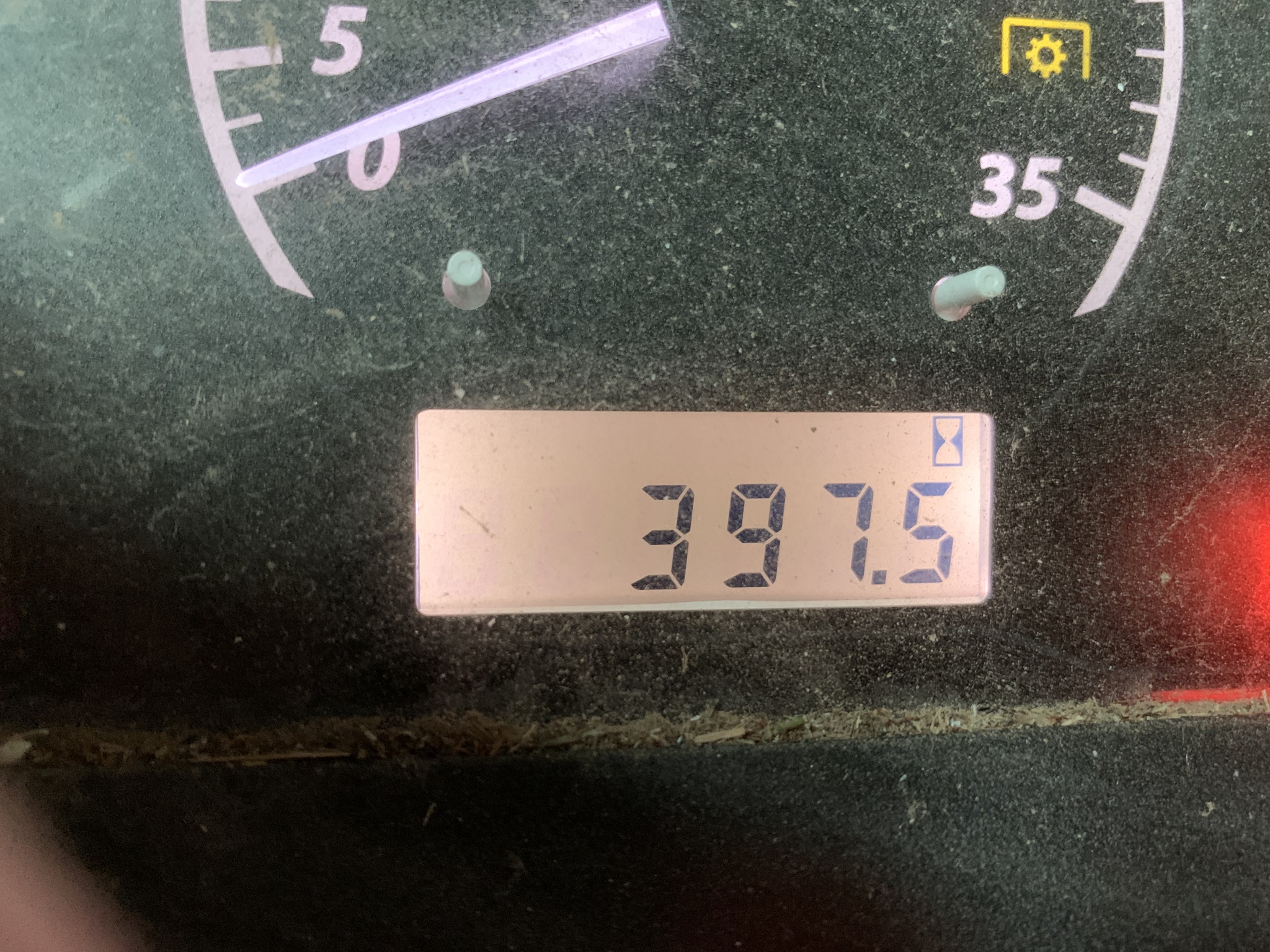 2018 John Deere 2025R Image 16