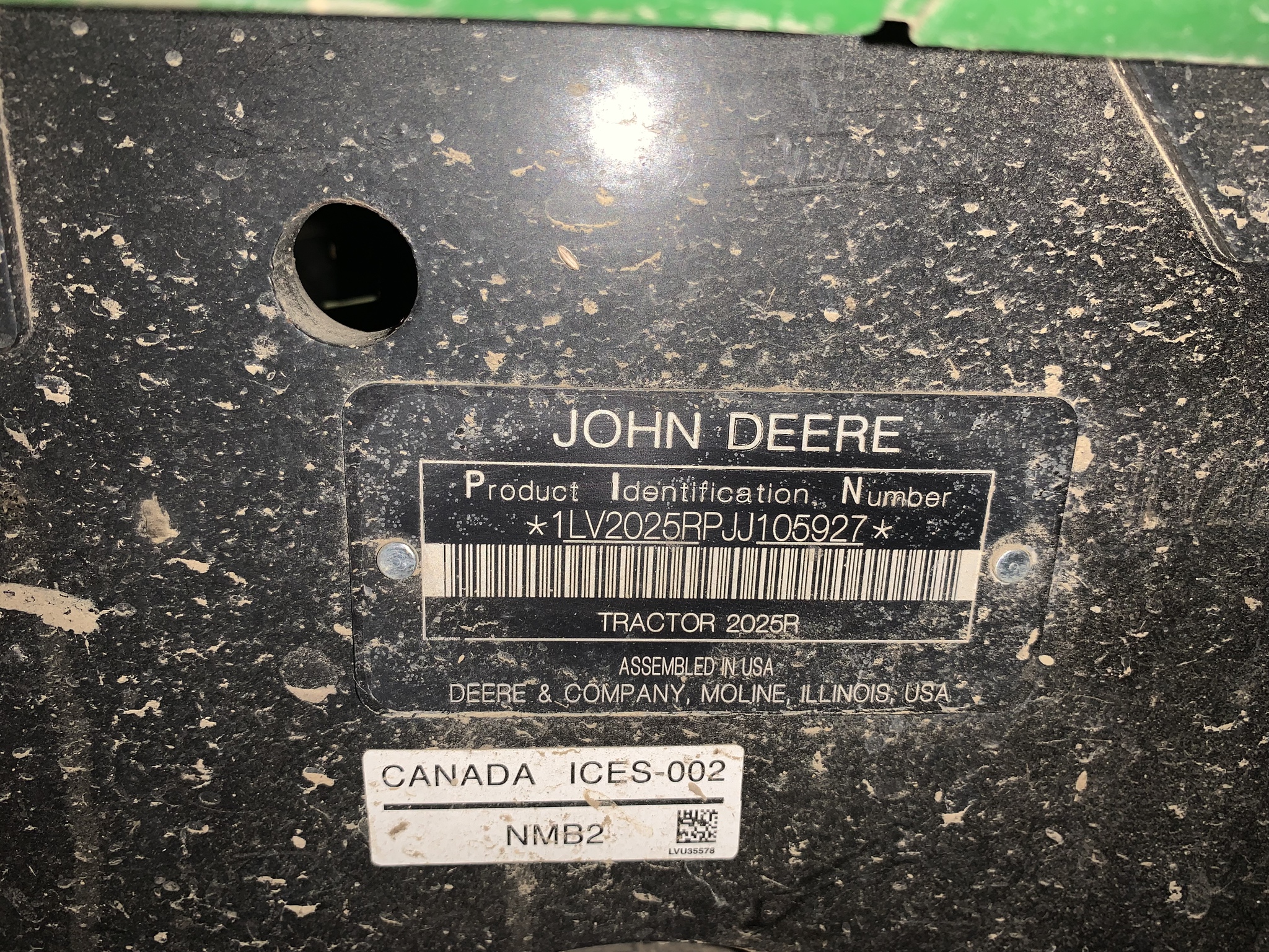 2018 John Deere 2025R Image 17