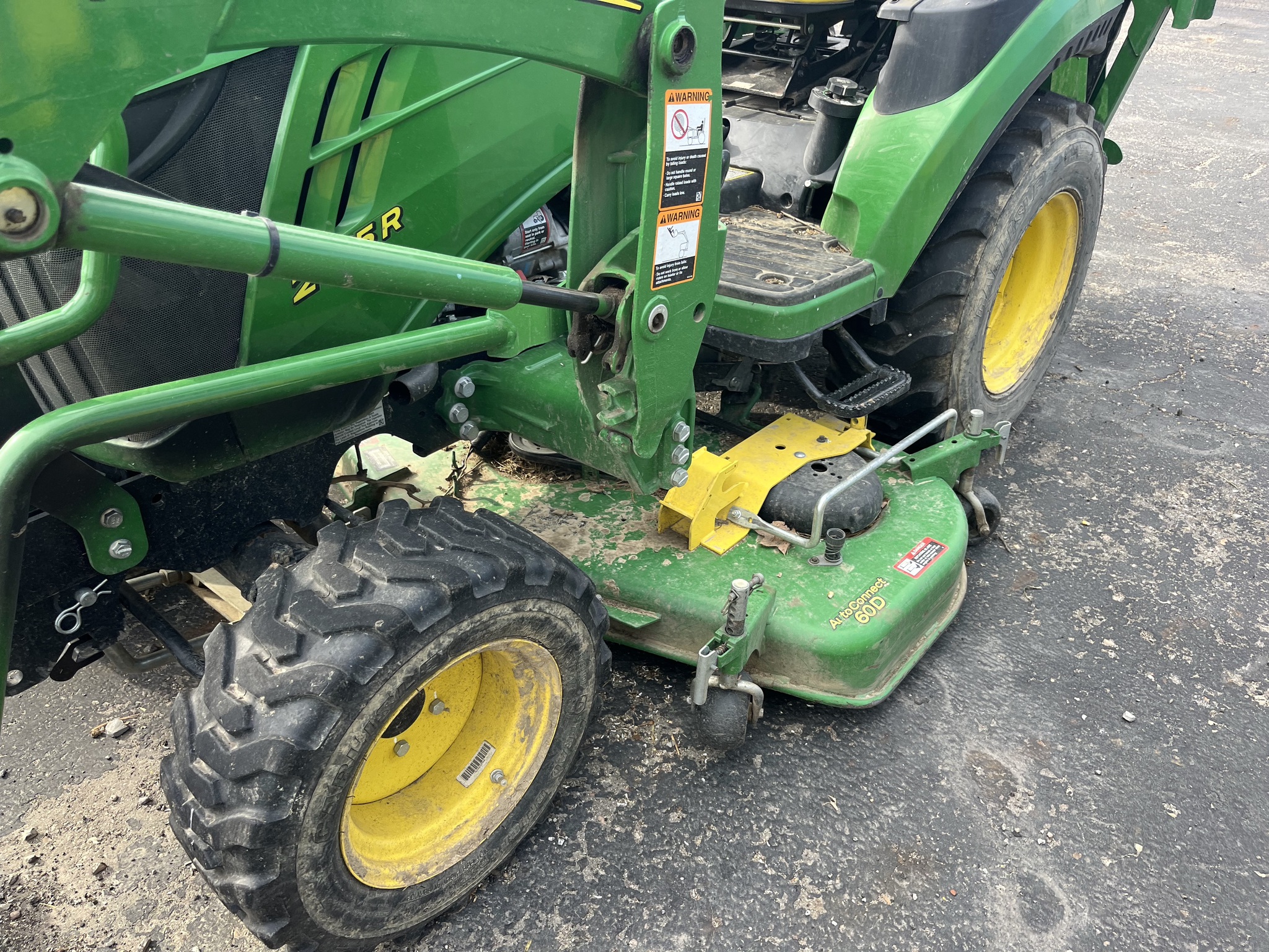 2018 John Deere 2025R Image 6