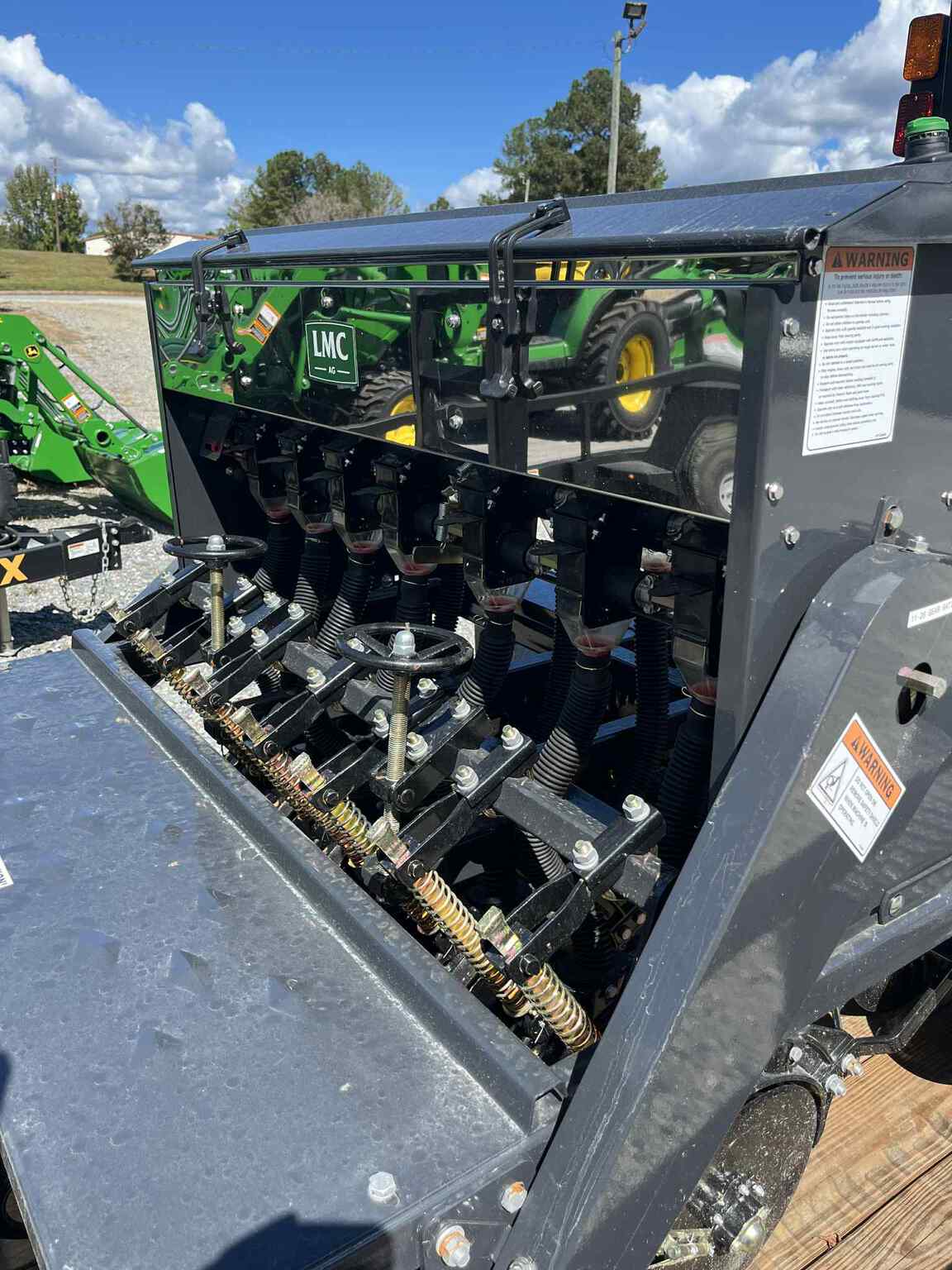 2025 John Deere 4044M Image 6