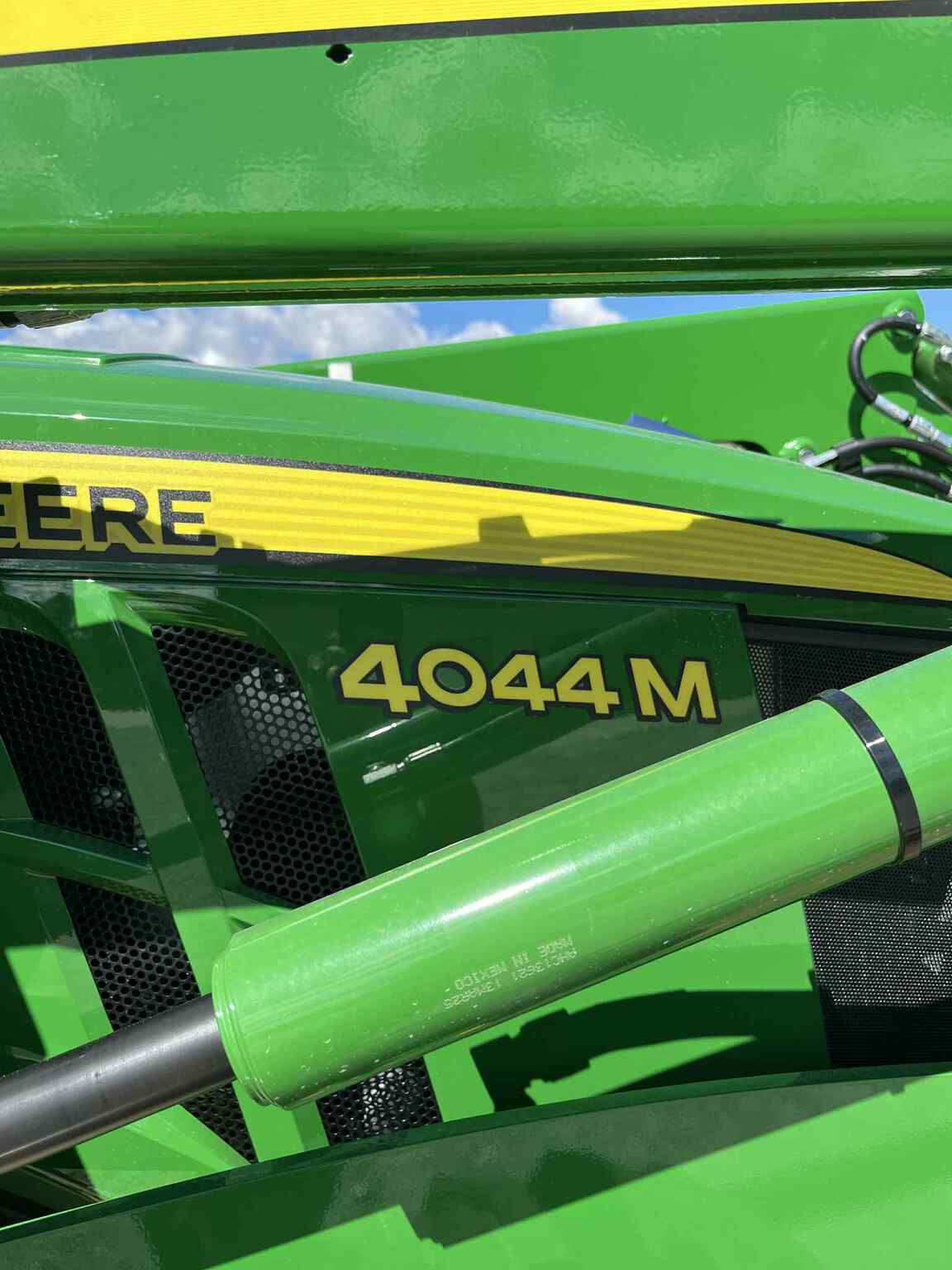 2025 John Deere 4044M Image 7