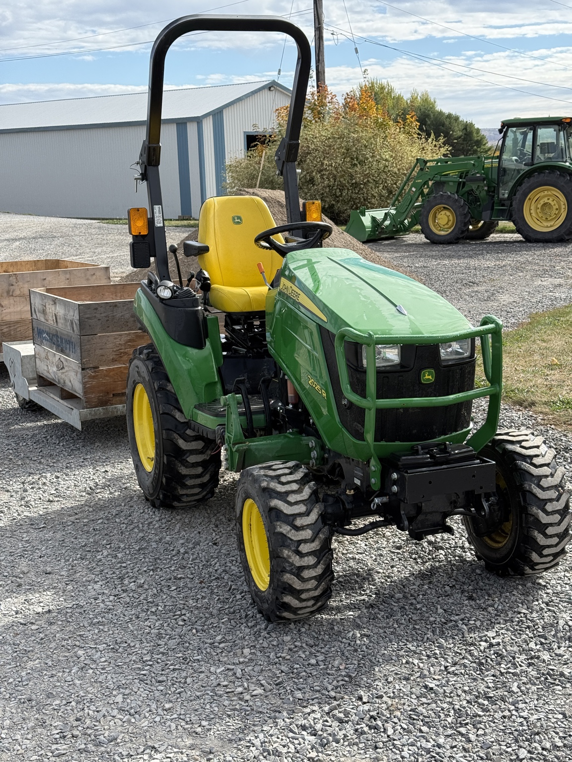 2021 John Deere 2025R Image 1
