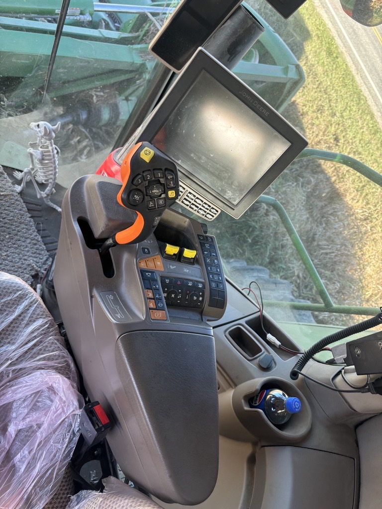 2019 John Deere S780 Image 6