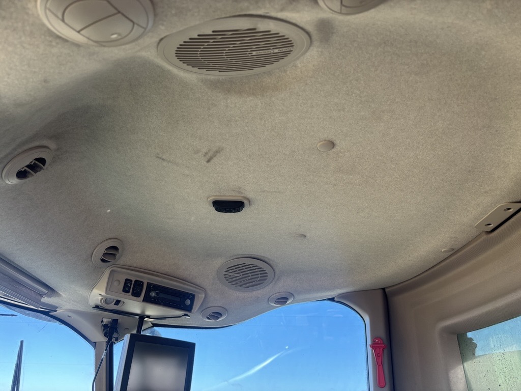 2019 John Deere S780 Image 7