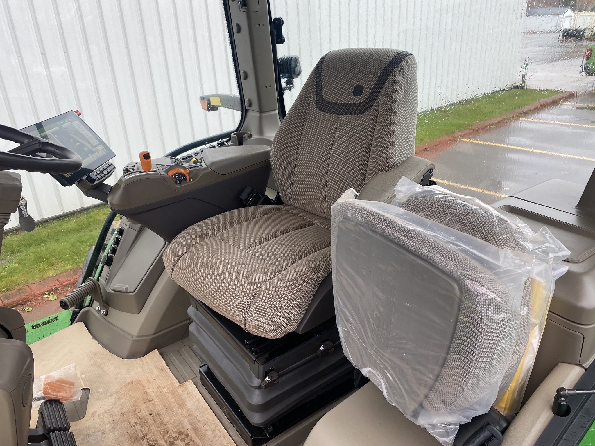 2024 John Deere 8R 340 Image 32