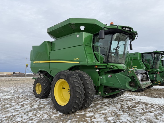  John Deere S670