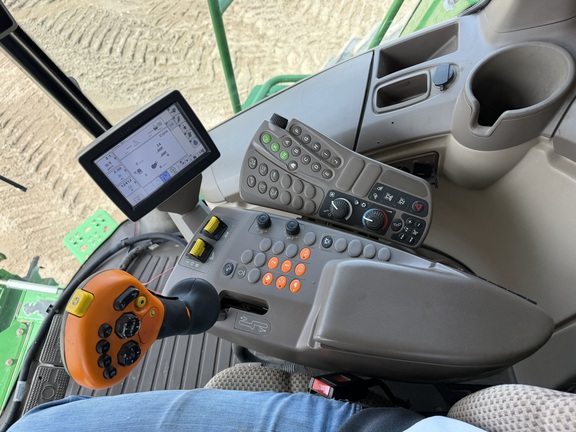 2014 John Deere S670 - Photo43