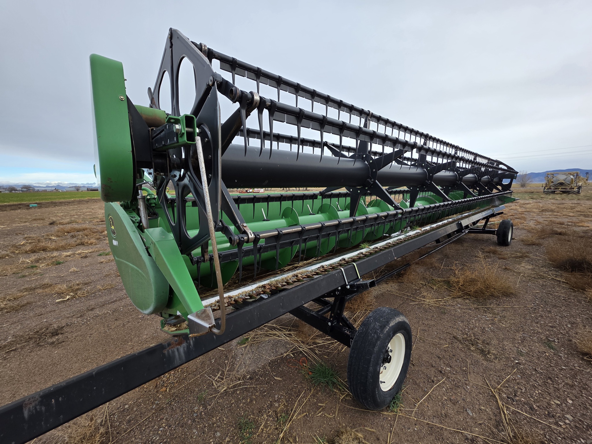 2009 John Deere 630R Image 2