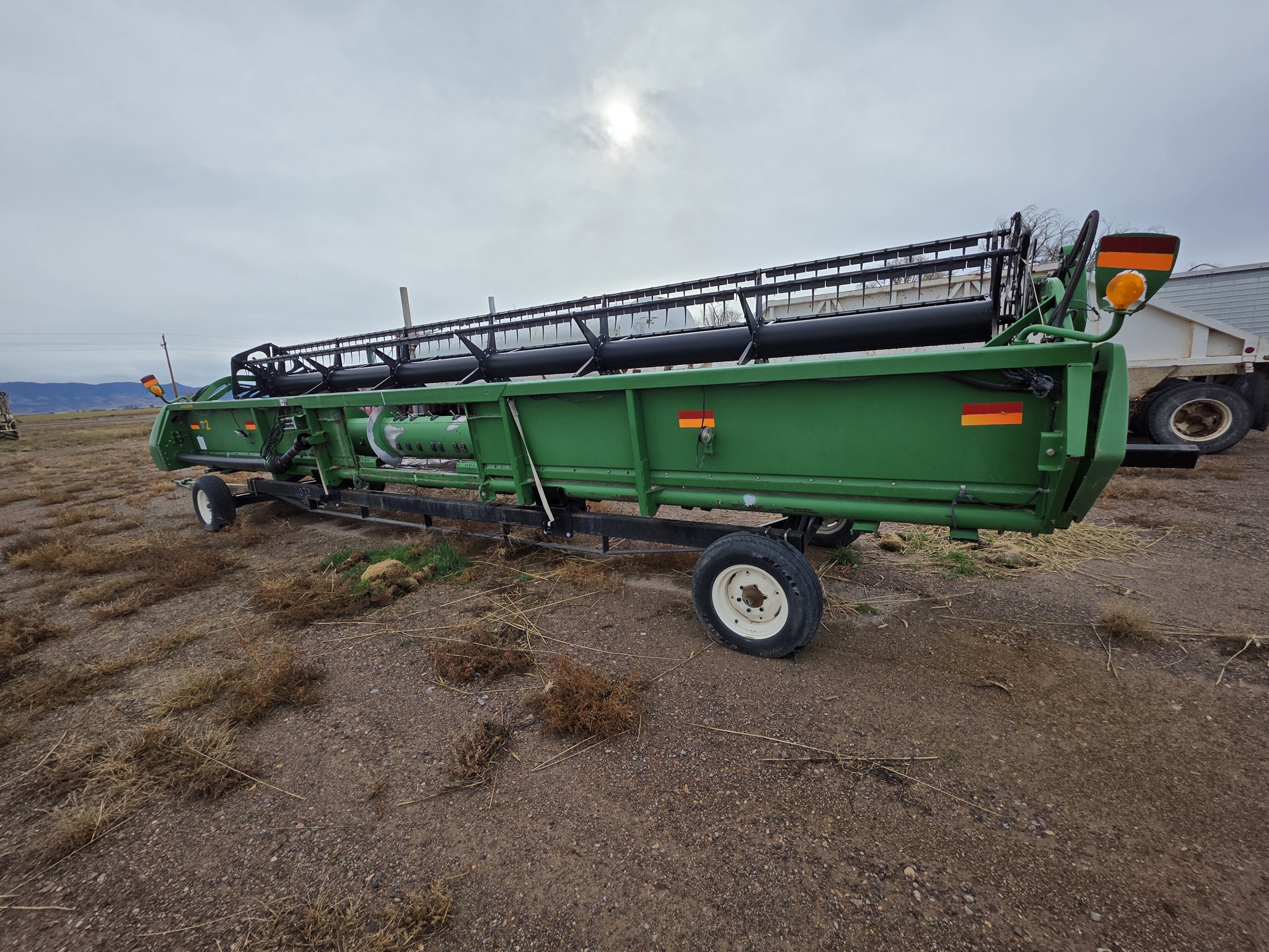 2009 John Deere 630R Image 1