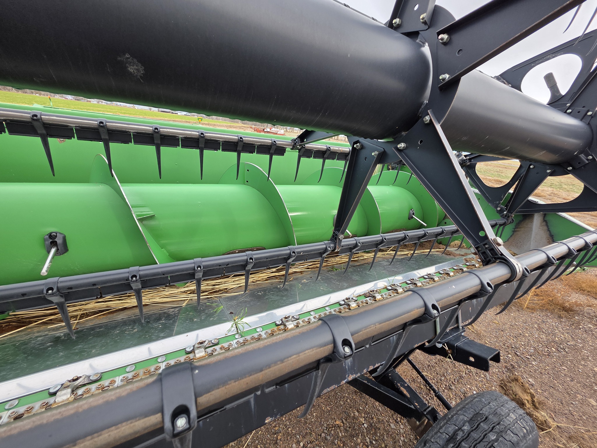 2009 John Deere 630R Image 5