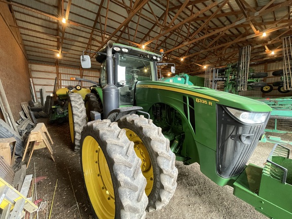 2011 John Deere 8335R - Photo1