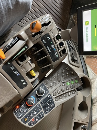 2011 John Deere 8335R - Photo13