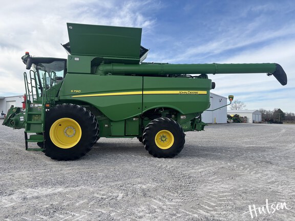 Photo of 2020 John Deere S790