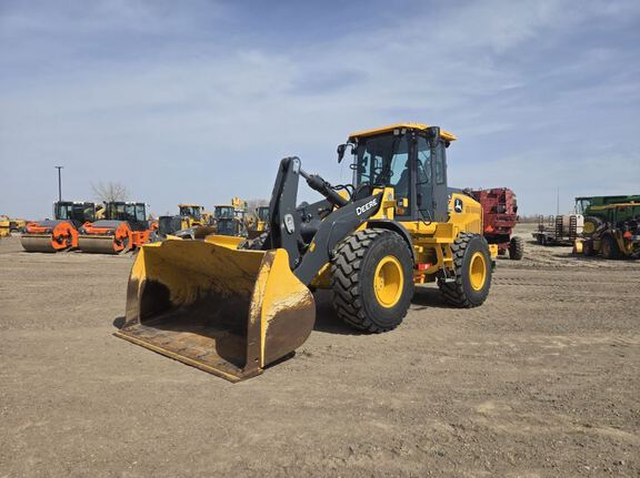 Photo of a 2023 John Deere 544P