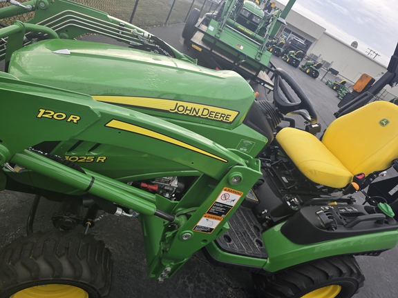 2024 John Deere 1025R