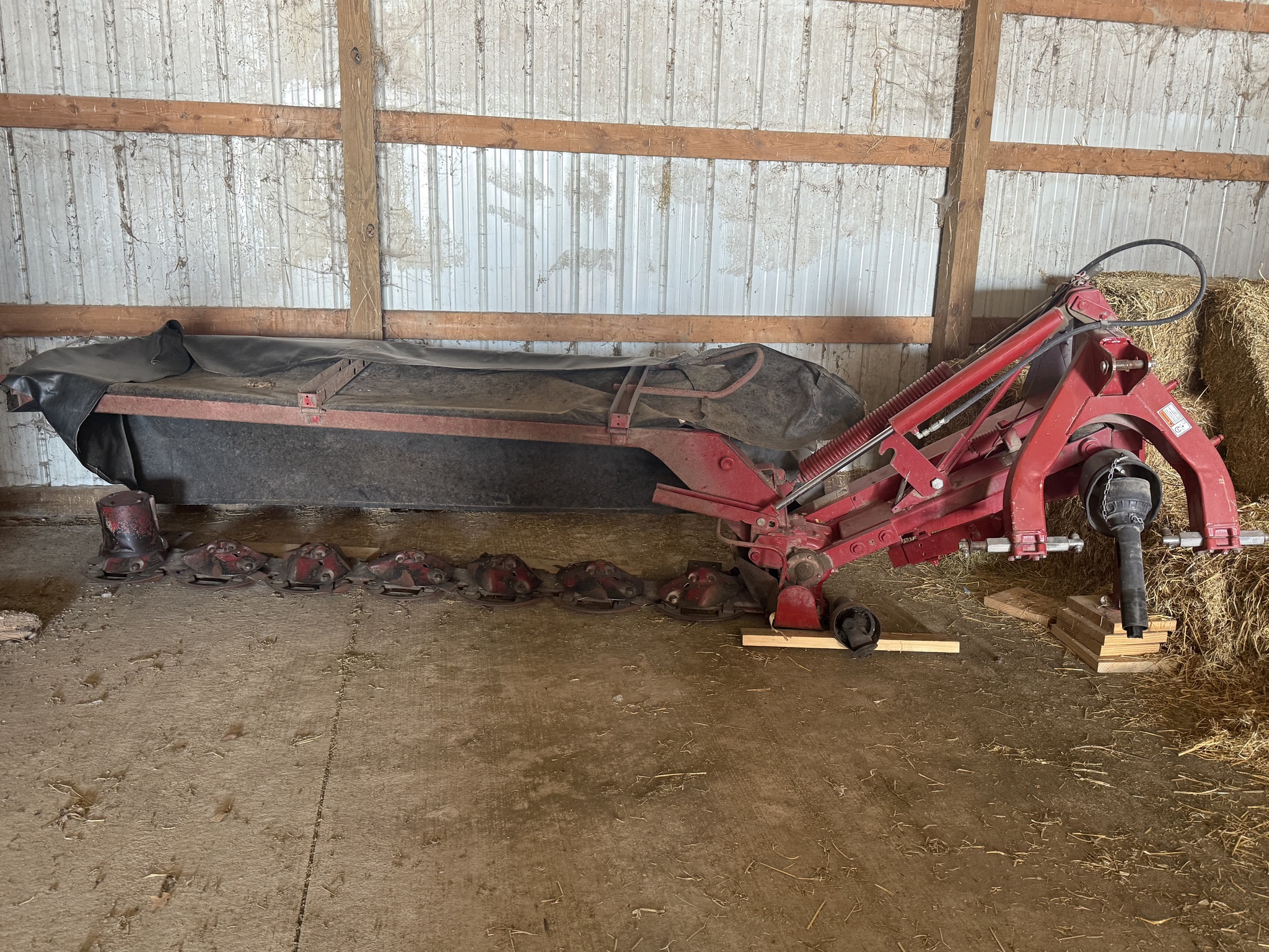 2011 Case IH MD92 Image 2