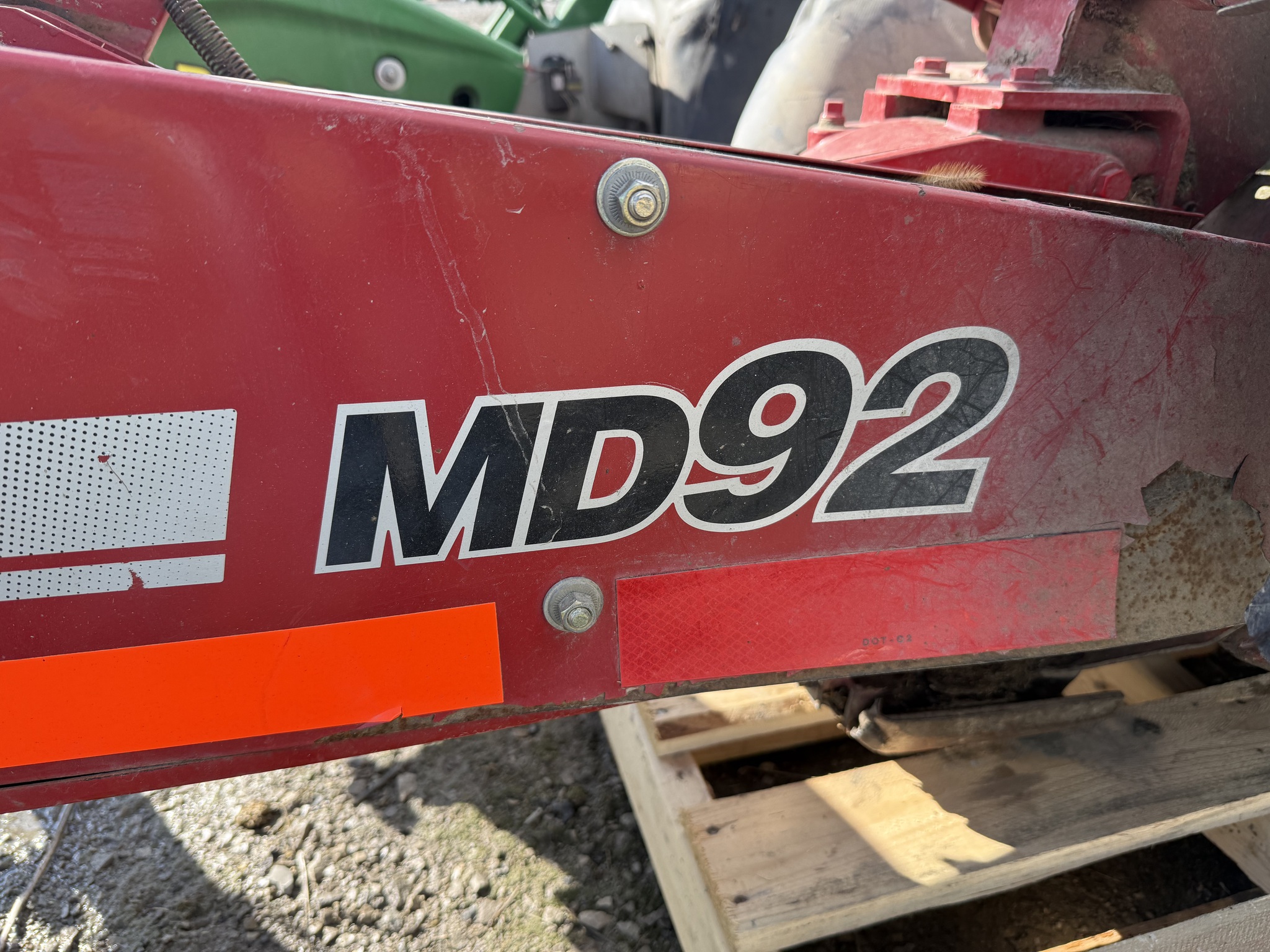 2011 Case IH MD92 Image 2