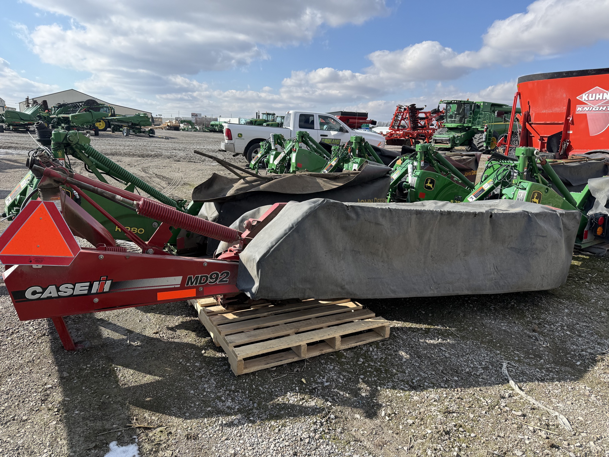 2011 Case IH MD92 Image 1