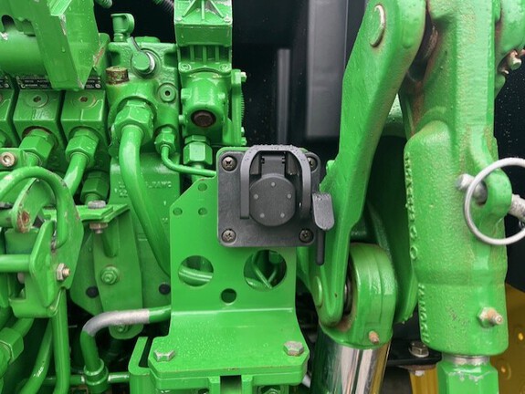 2015 John Deere 6130R