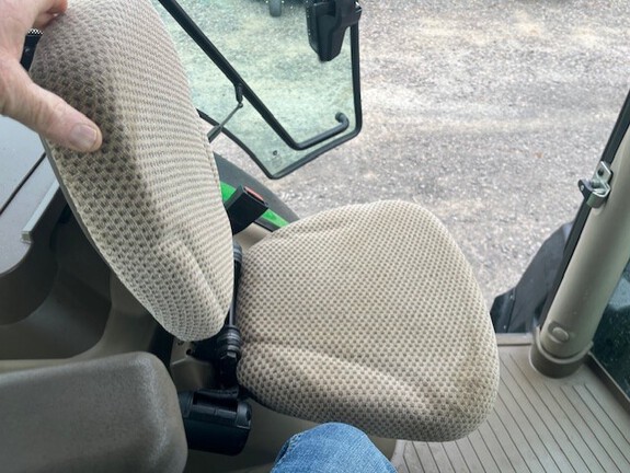 2015 John Deere 6130R