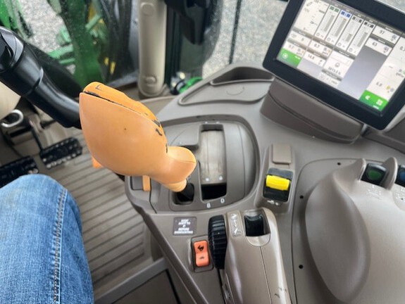 2015 John Deere 6130R