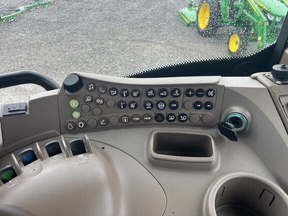 2015 John Deere 6130R