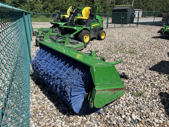  John Deere 60'' HEAVY DUTY BROOM