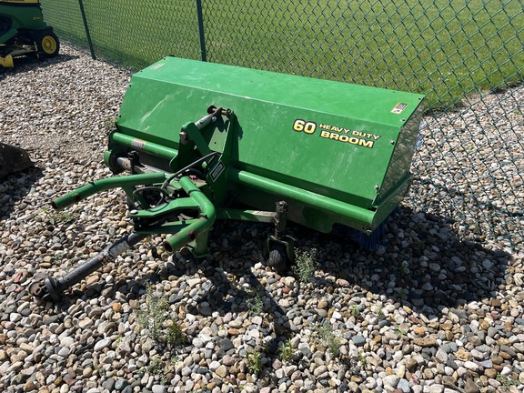 2020 John Deere 60'' HEAVY DUTY BROOM - Photo5