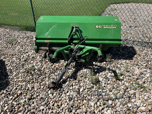 2020 John Deere 60'' HEAVY DUTY BROOM - Photo6