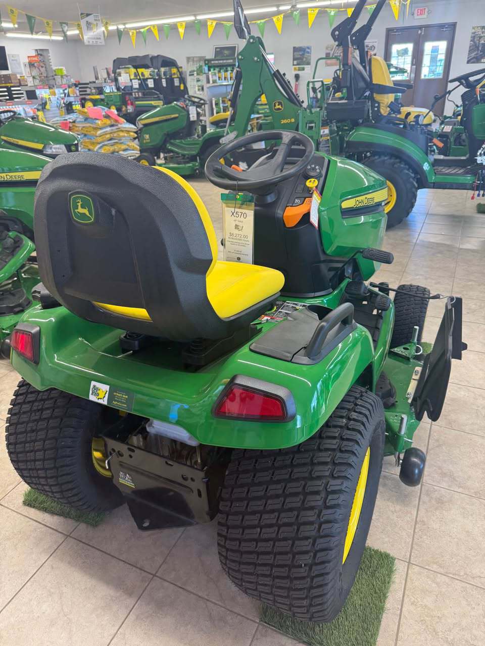 2024 John Deere x570 Image 3
