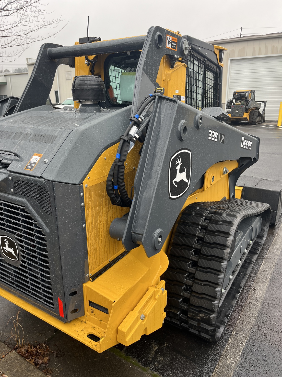 John Deere 335 P Image 5