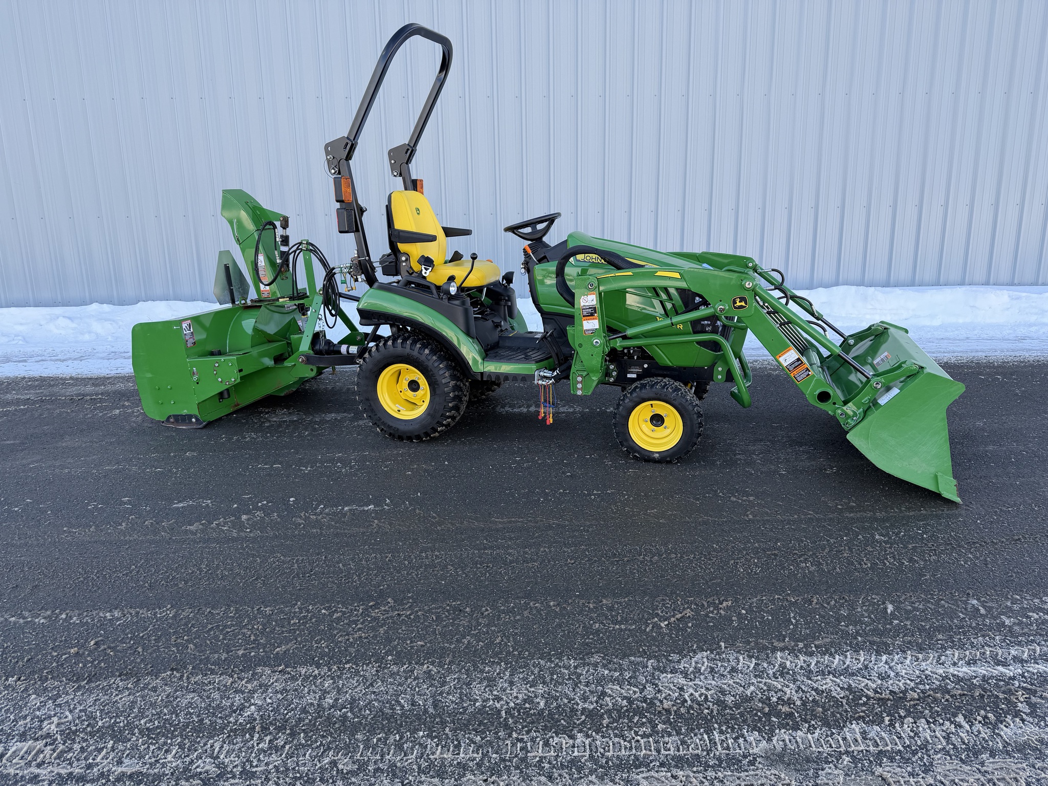 2020 John Deere 1025R Image 1