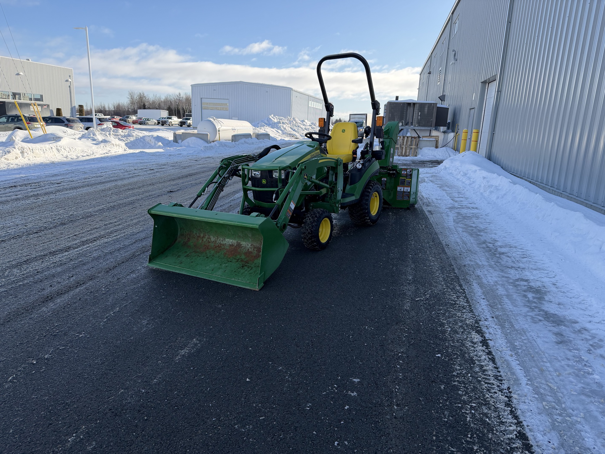 2020 John Deere 1025R Image 4
