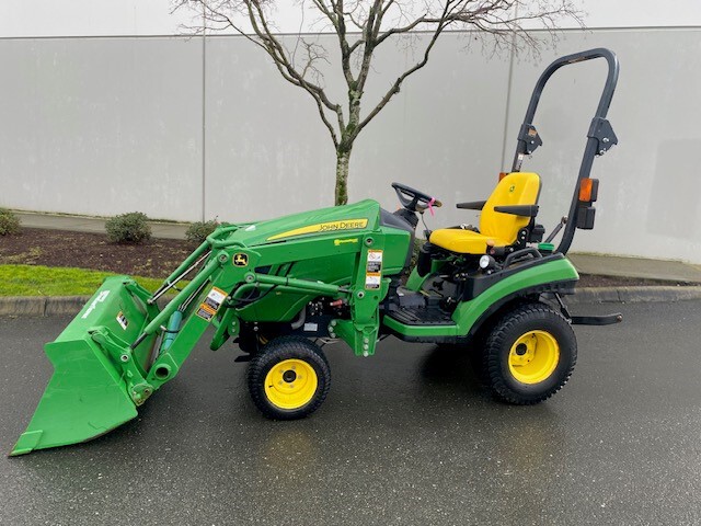 2017 John Deere 1025R Image 1