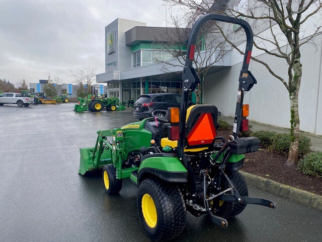 2017 John Deere 1025R Image 3