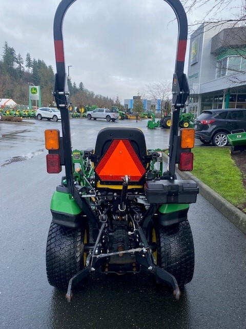 2017 John Deere 1025R Image 5