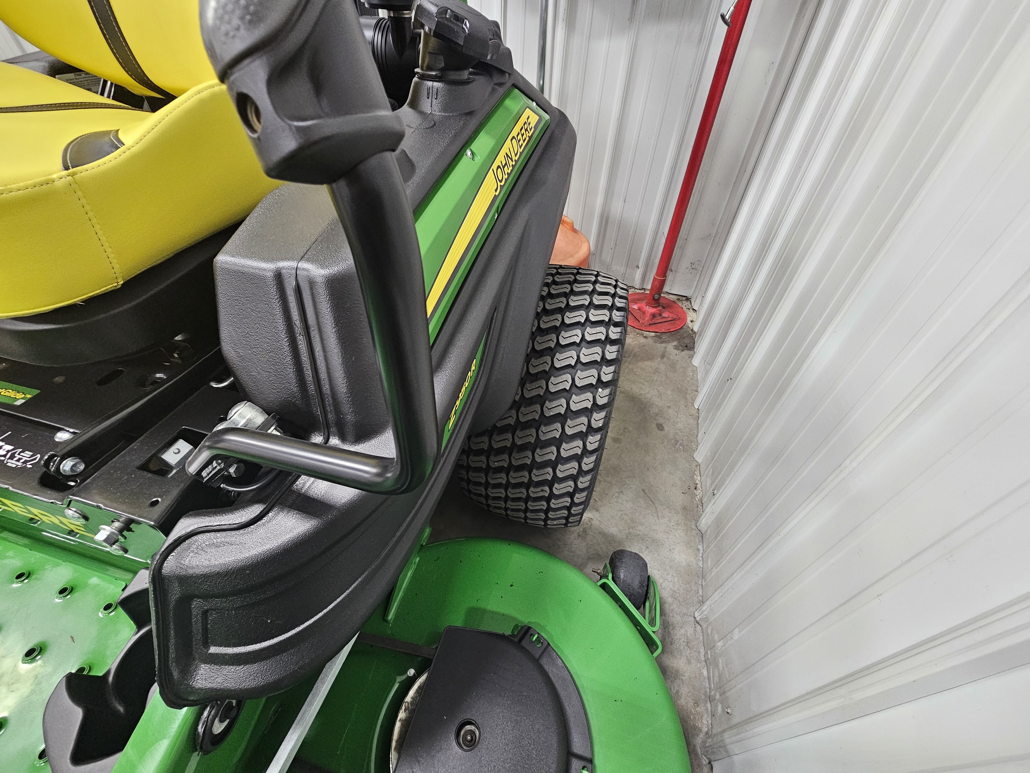 2022 John Deere Z950R at Heritage Tractor in Freeport, IL