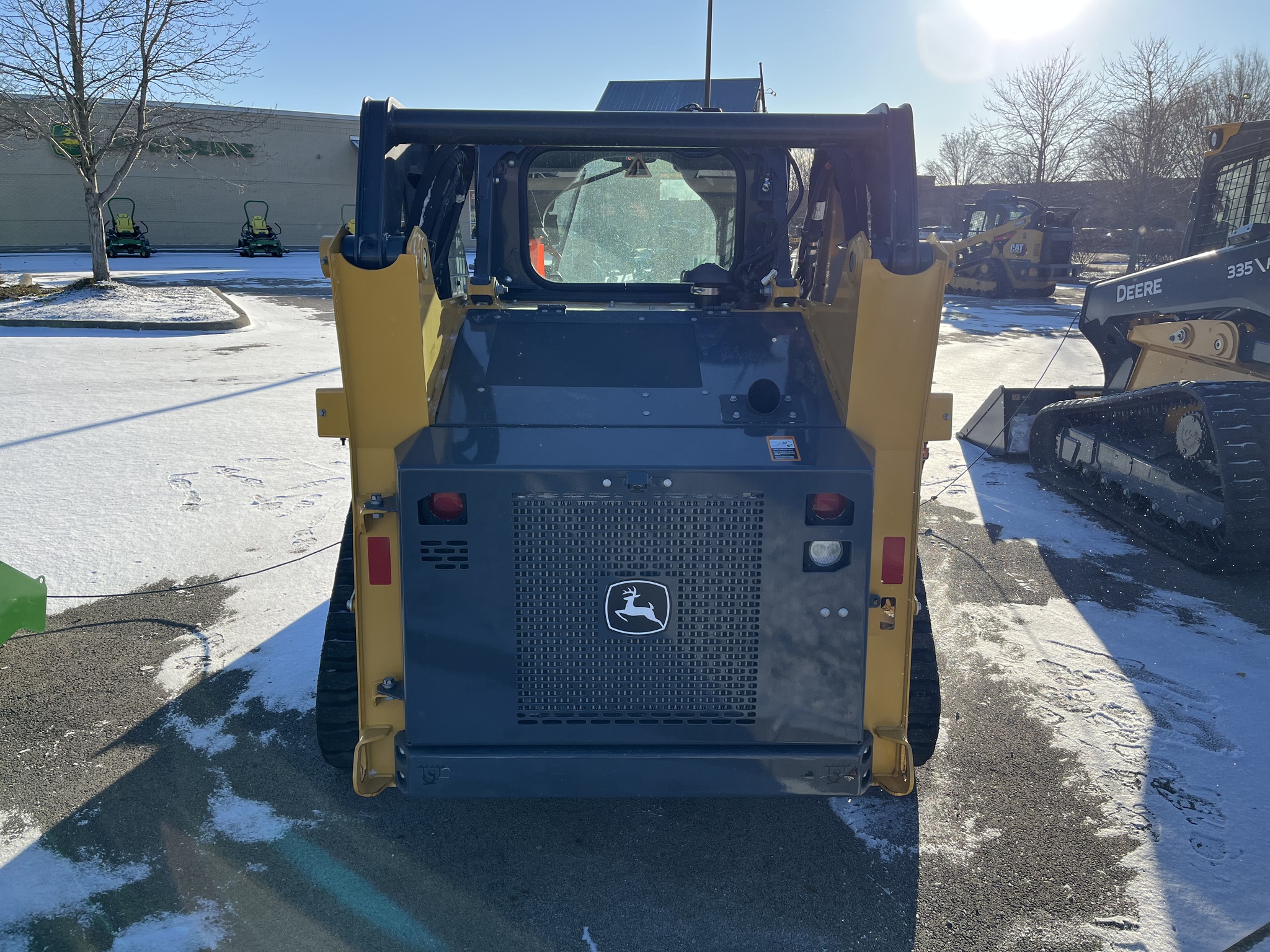 2024 John Deere 317G Image 4