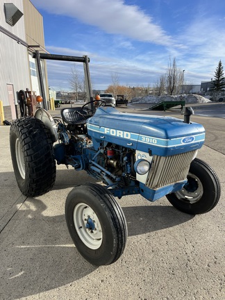 Used 1986 Ford 3910 2WD, No Loader Compact Utility Tractors at Horizon Ag & Turf in Calgary, AB - Photo2