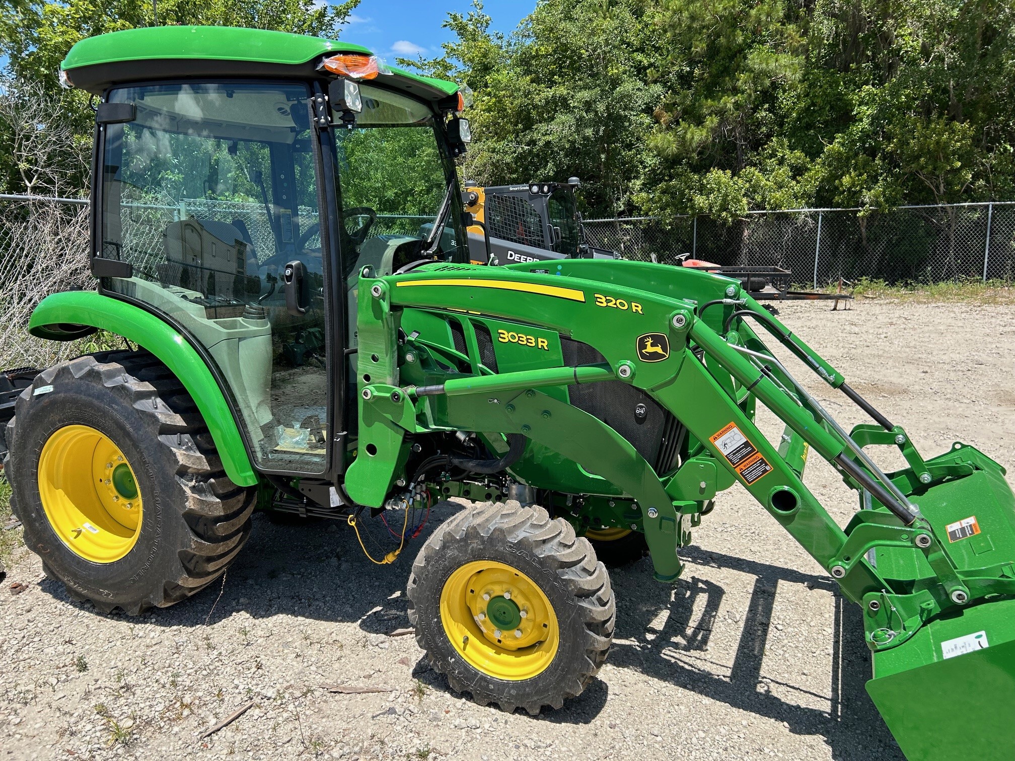 2026 John Deere 3033R Image 7