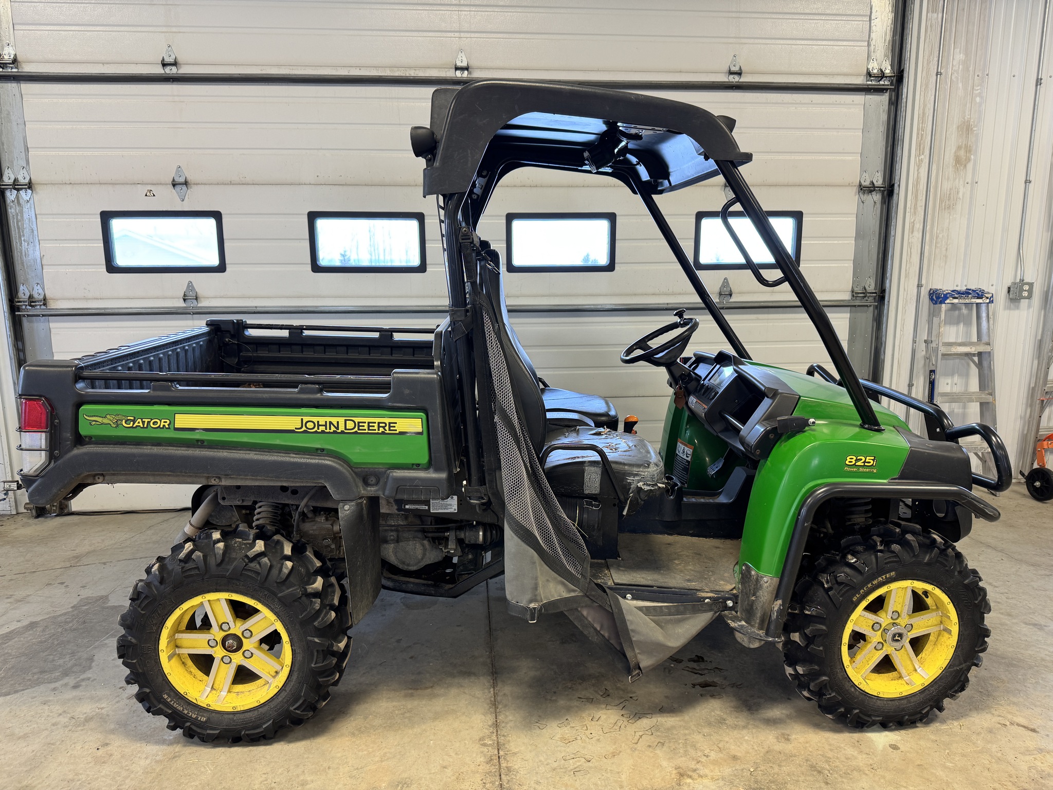2014 John Deere XUV 825i Power Steering Image 1