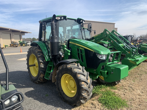 2023 John Deere 6120M Photo 2