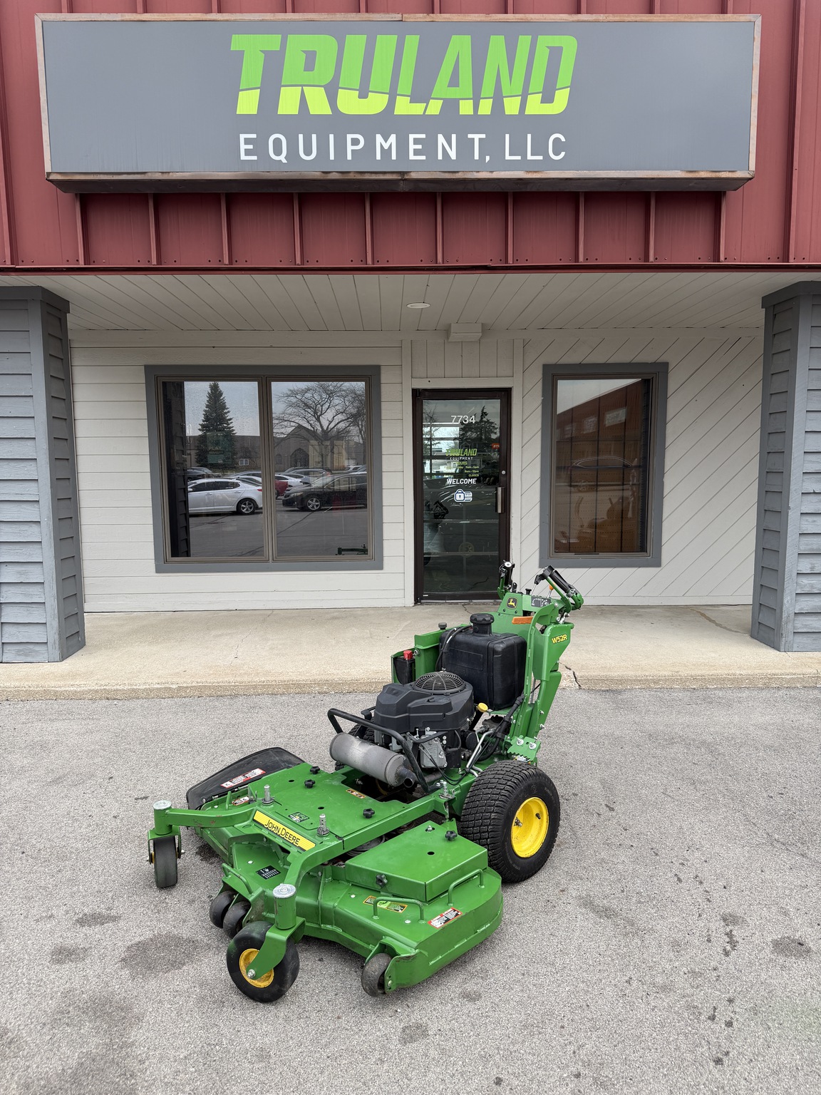 2022 John Deere W52R Image 1