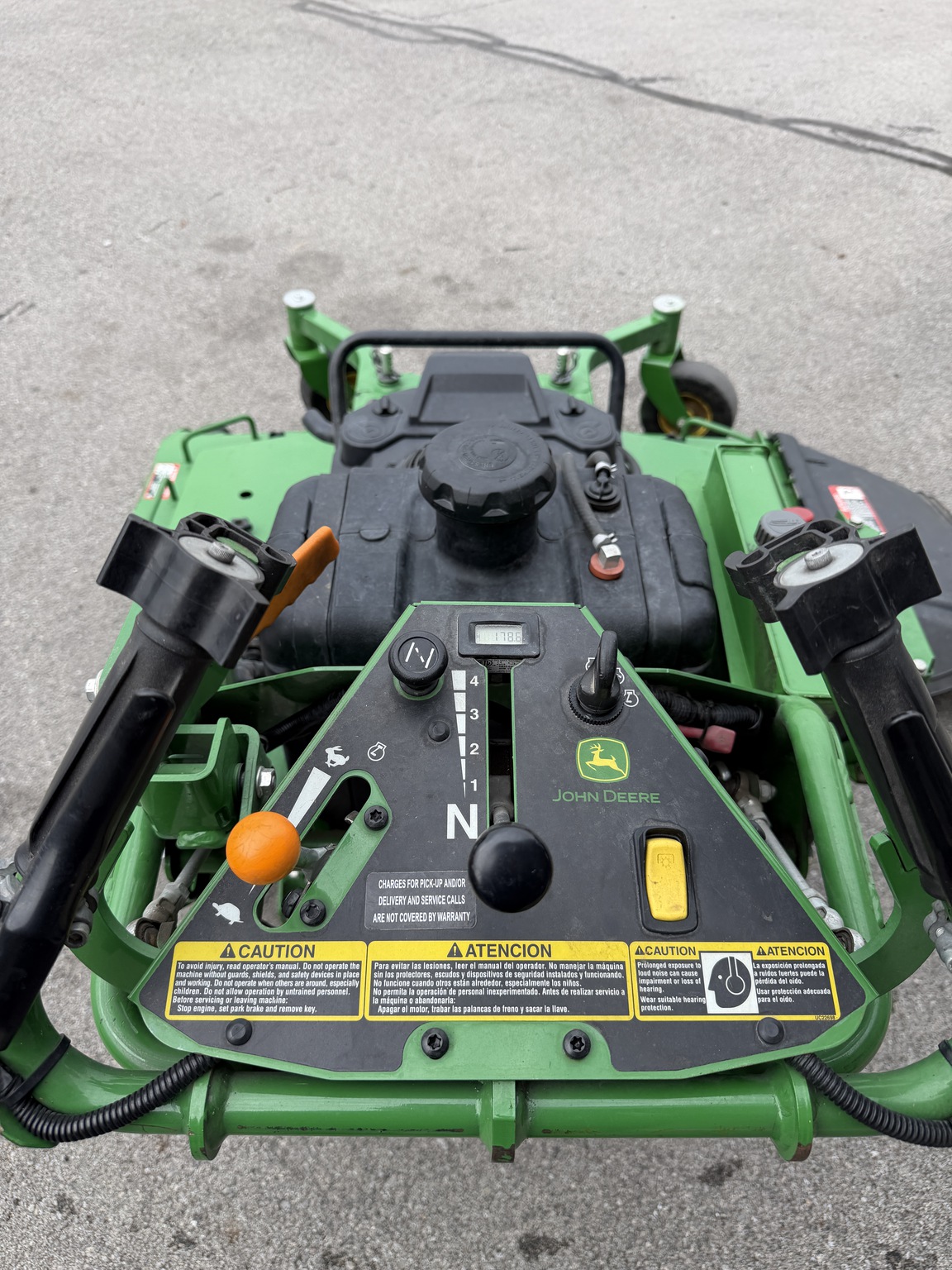 2022 John Deere W52R Image 6