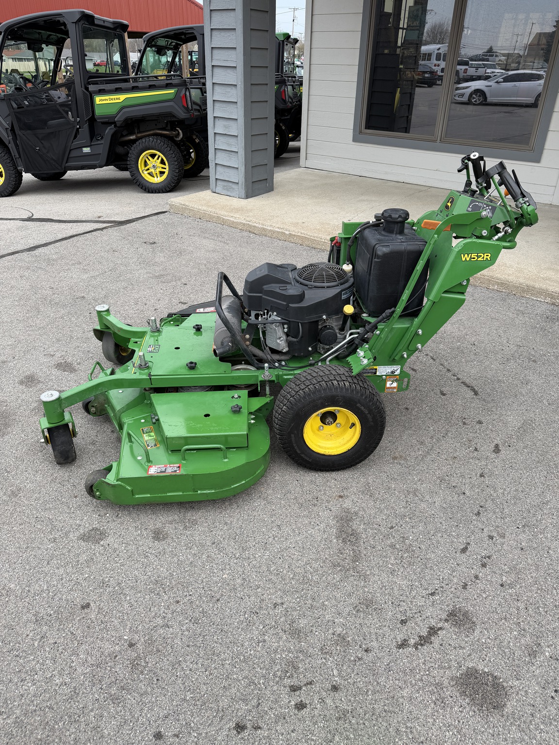 2022 John Deere W52R Image 8