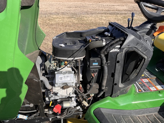 2018 John Deere X734 - Photo17
