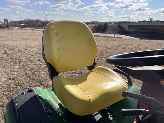 2018 John Deere X734 - Photo19