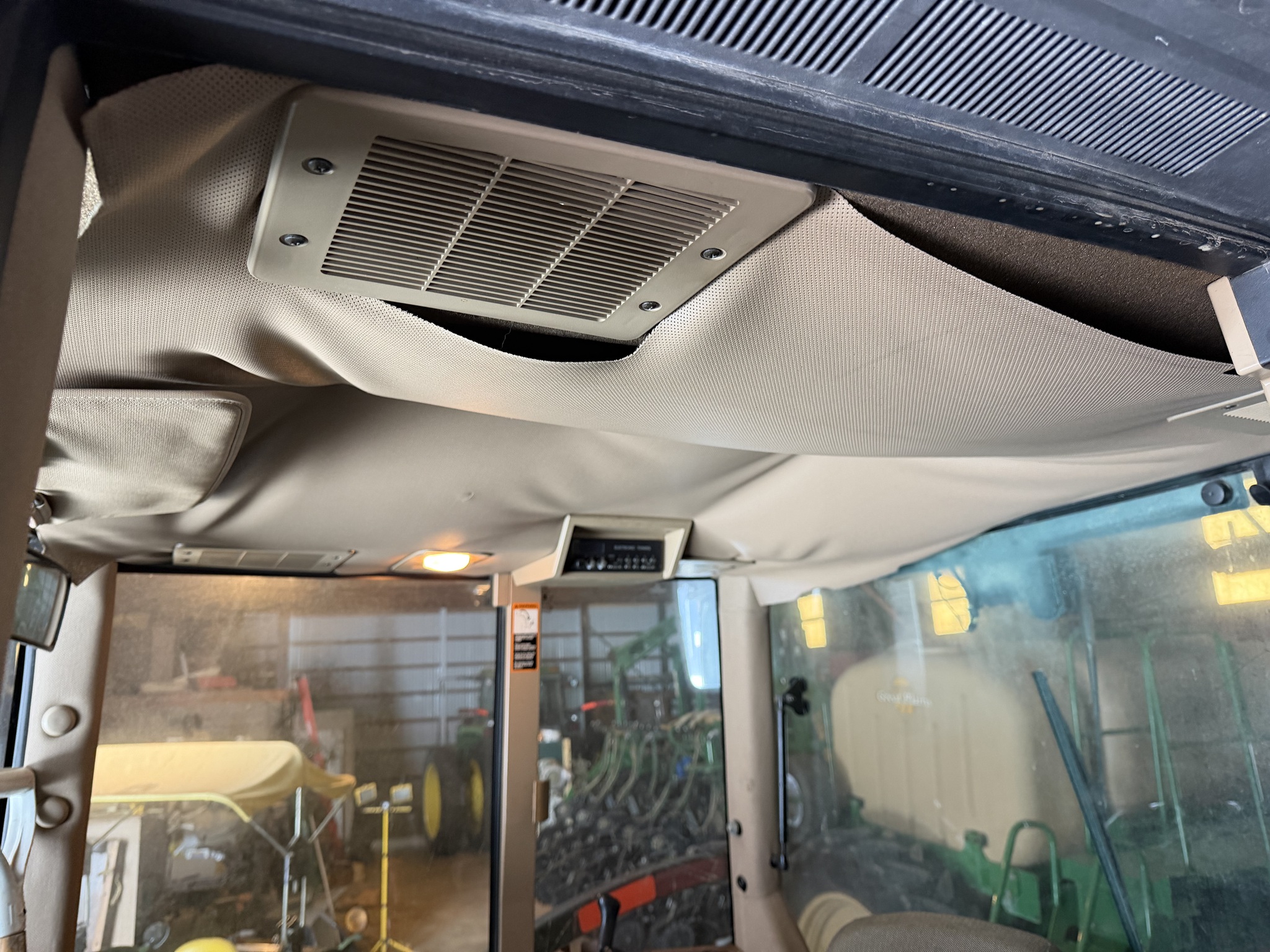 1997 John Deere 7710 Image 13